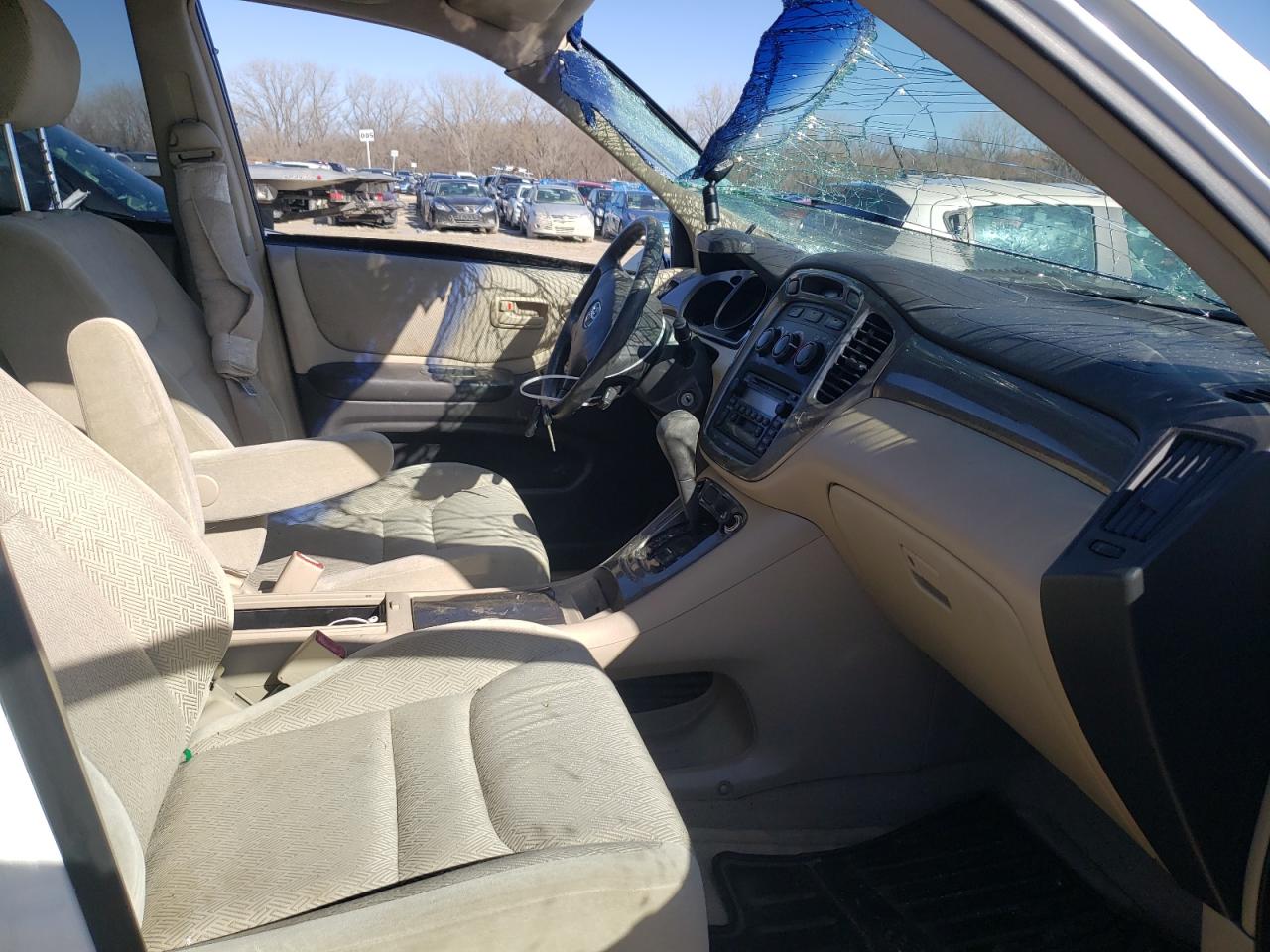 Photo 5 from auction – 2002 TOYOTA HIGHLANDER with VIN JTEHF21A820073233