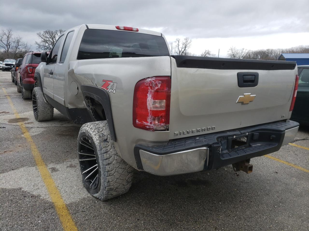 Фото 3 с аукциона – 2008 CHEVROLET SILVERADO с VIN 2GCEK19J281290422