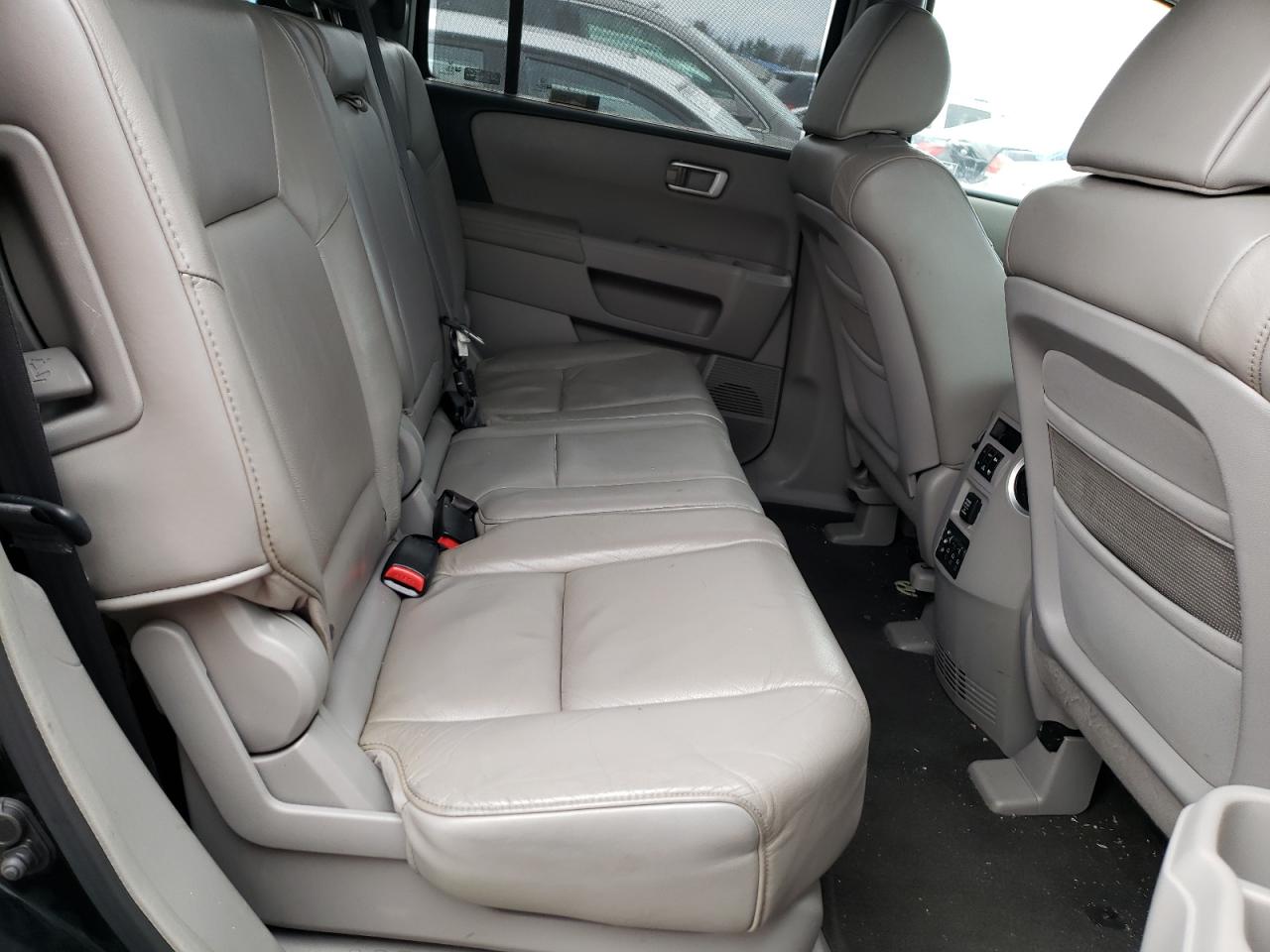 Photo 6 from auction – 2009 HONDA PILOT TOUR with VIN 5FNYF489X9B007158