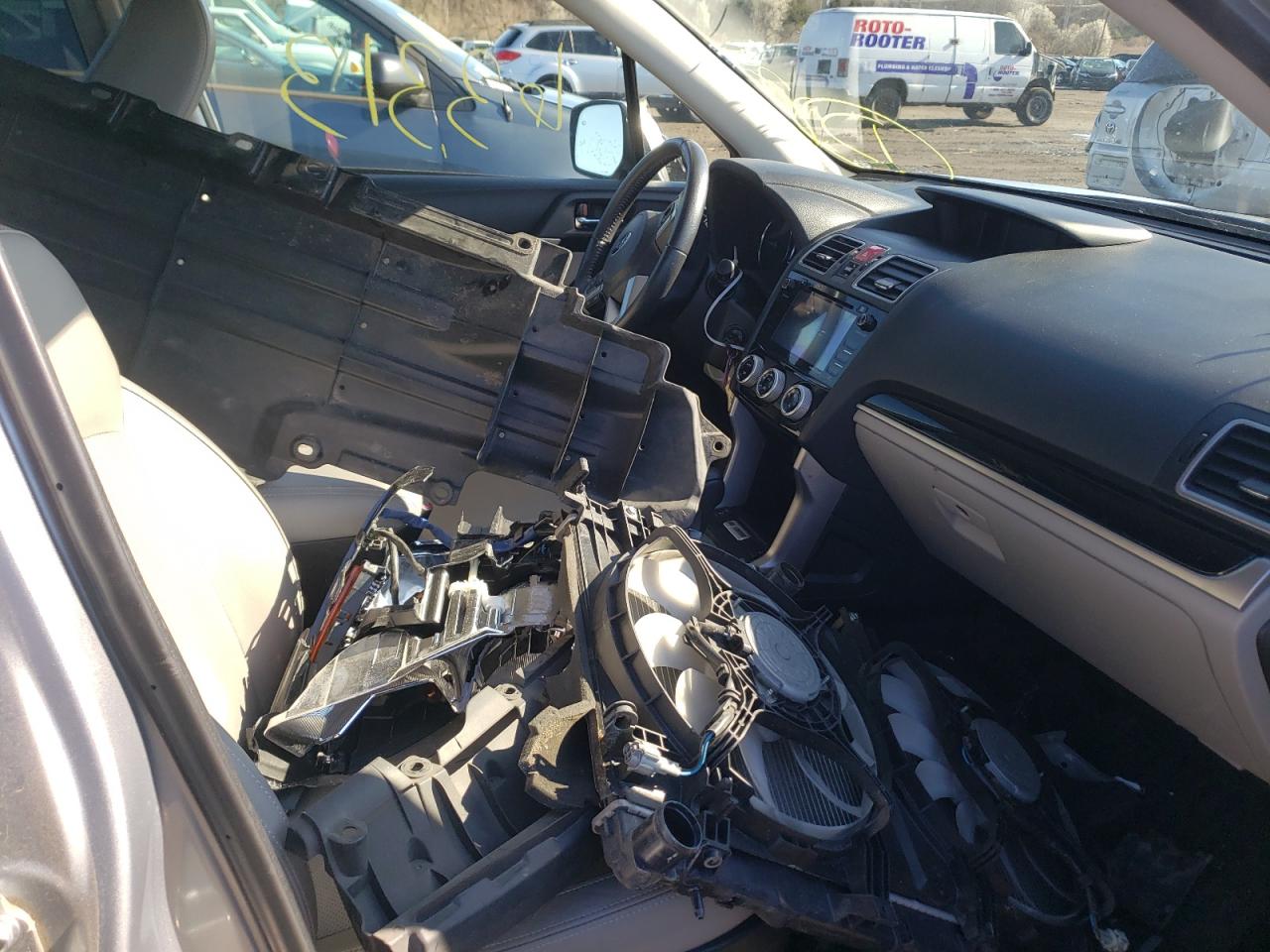 Photo 5 from auction – 2018 SUBARU FORESTER 2 with VIN JF2SJALC7JH457877