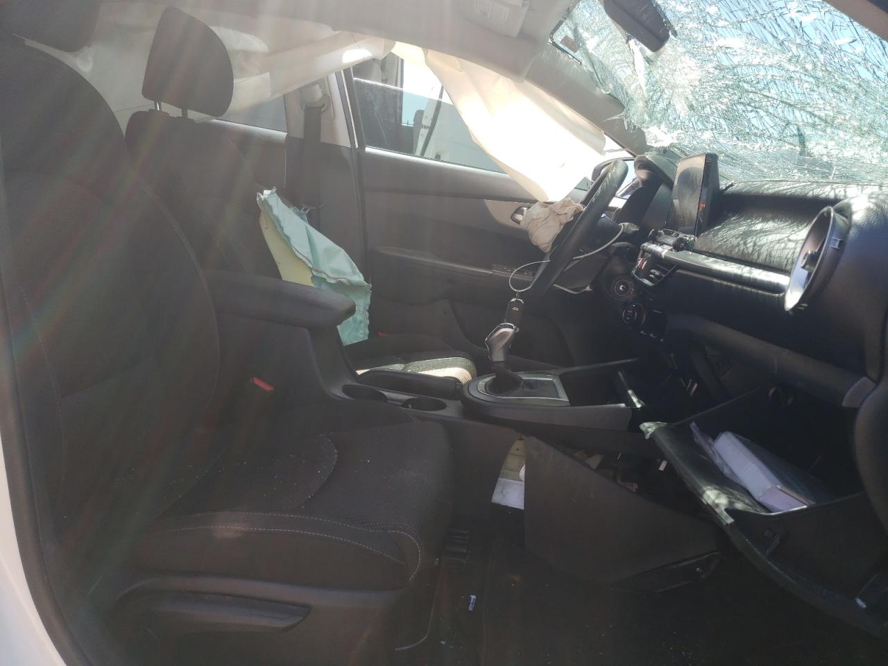 Photo 5 from auction – 2019 KIA FORTE FE with VIN 3KPF24AD7KE006725
