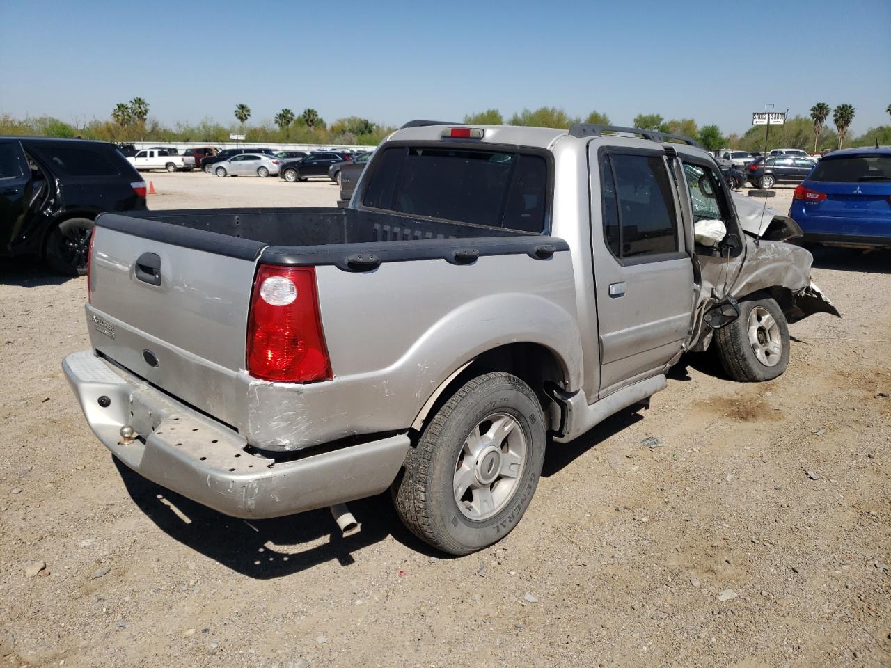 Photo 4 from auction – 2004 FORD EXPLORER S with VIN 1FMZU67K14UA04431