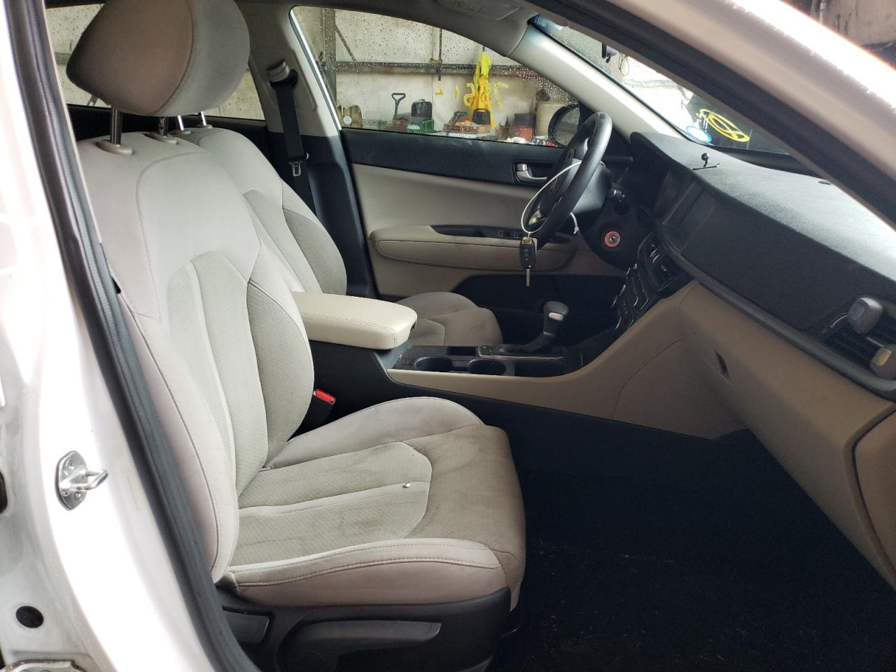 Photo 5 from auction – 2018 KIA OPTIMA LX with VIN 5XXGT4L33JG236838