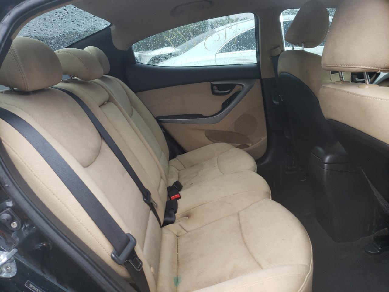 Photo 6 from auction – 2012 HYUNDAI ELANTRA GL with VIN 5NPDH4AE1CH077219