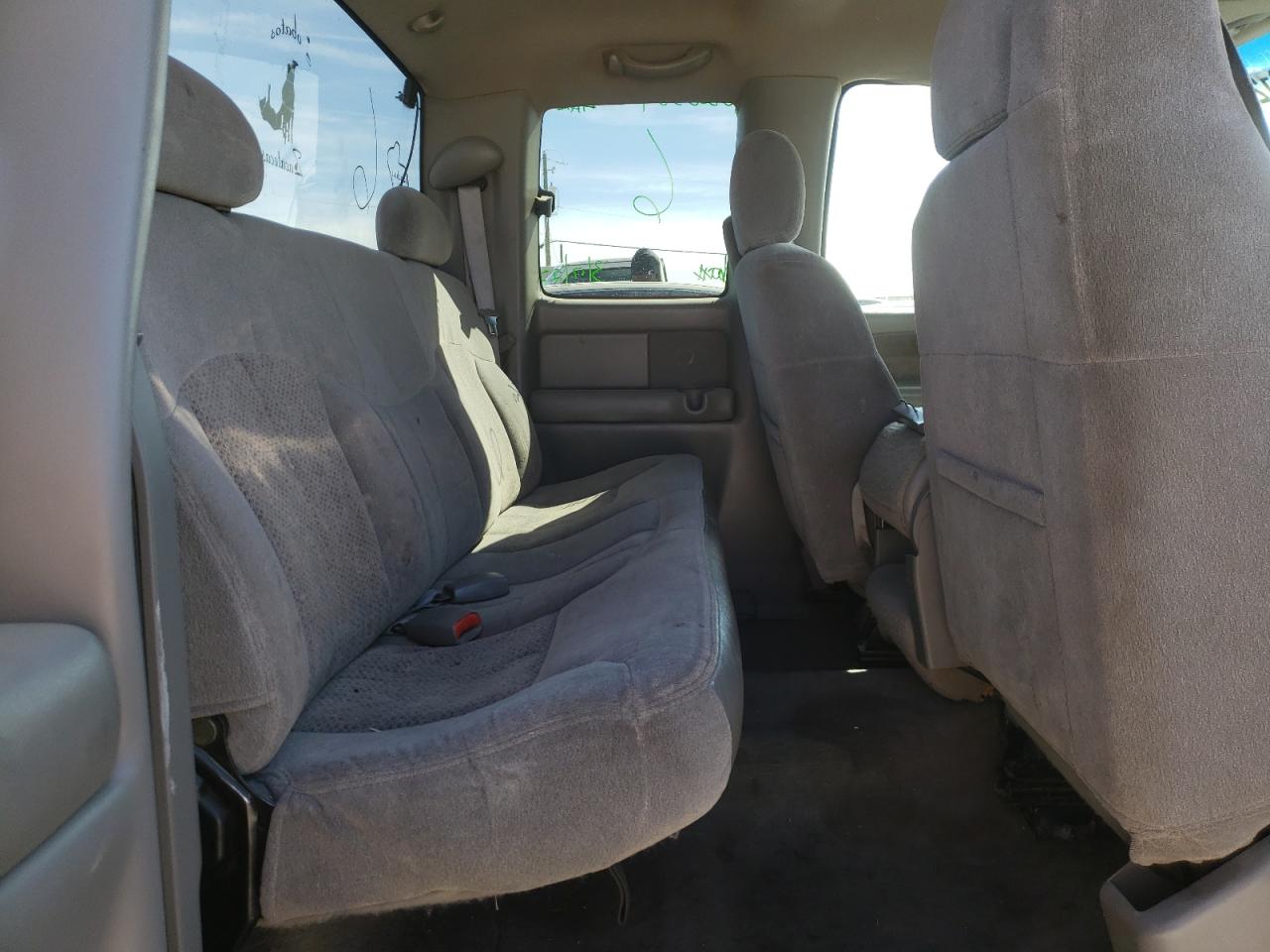Photo 6 from auction – 2000 CHEVROLET SILVERADO with VIN 1GCEK19T8YE162234