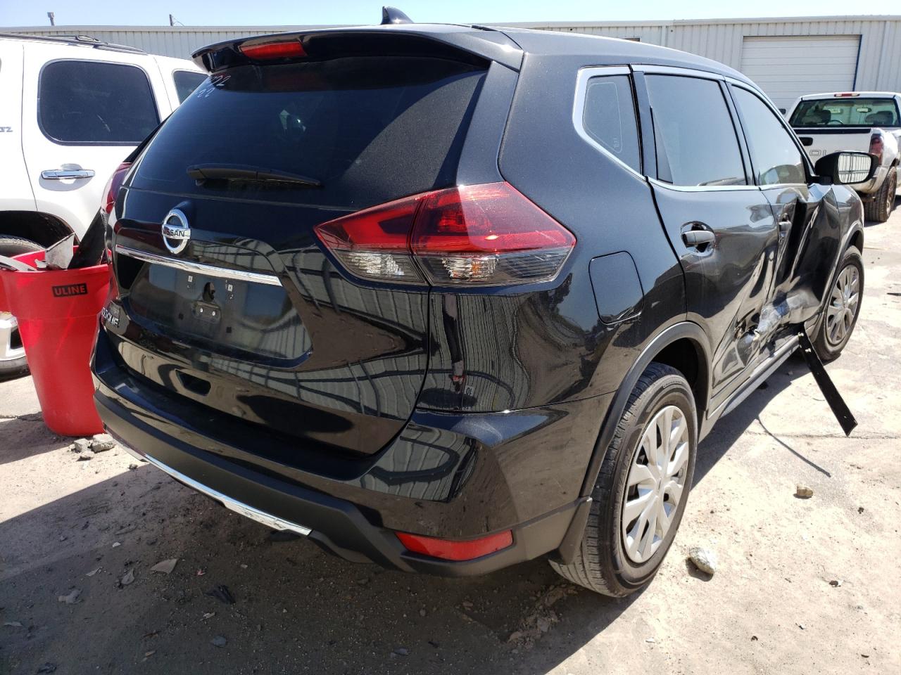 Photo 4 from auction – 2019 NISSAN ROGUE S with VIN 5N1AT2MT9KC825673