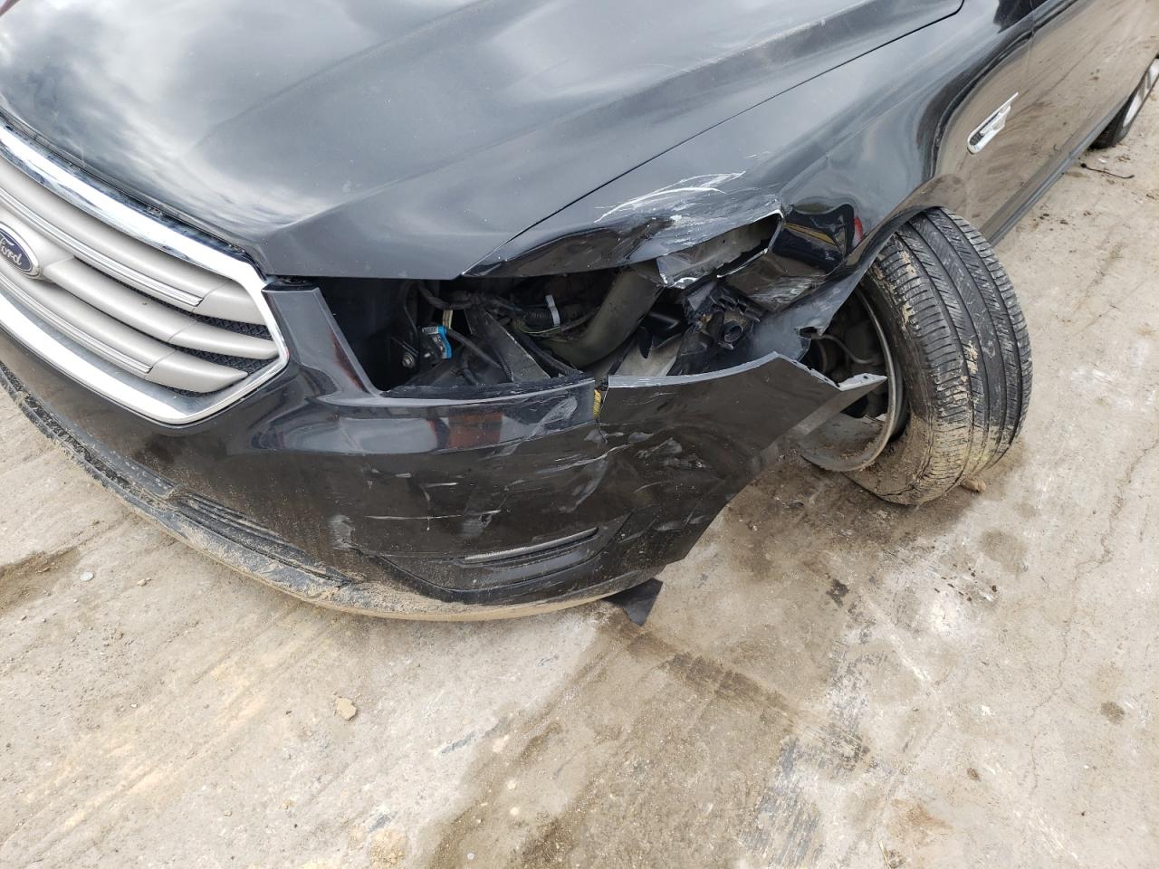 Photo 9 from auction – 2016 FORD TAURUS SEL with VIN 1FAHP2E84GG142352