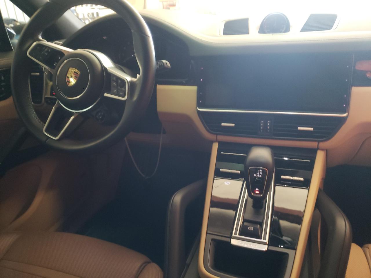 Photo 9 from auction – 2019 PORSCHE CAYENNE SE with VIN WP1AE2AY6KDA50353