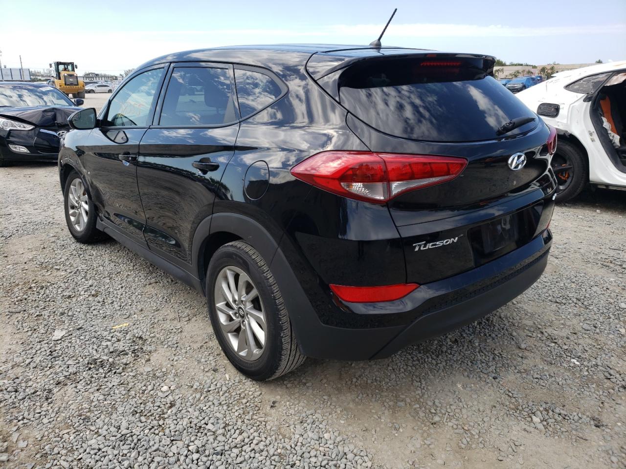 Photo 3 from auction – 2018 HYUNDAI TUCSON SE with VIN KM8J2CA44JU639876