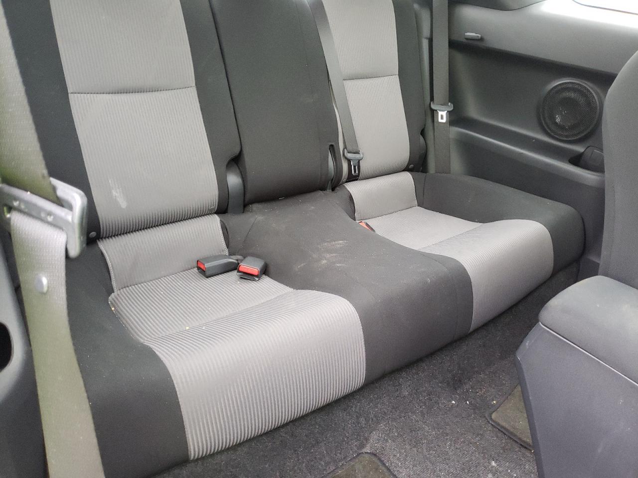 Photo 6 from auction – 2016 TOYOTA SCION TC with VIN JTKJF5C72GJ022622