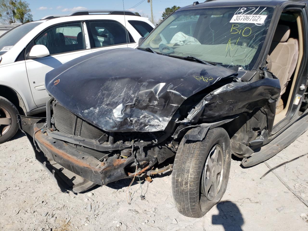 Photo 10 from auction – 2004 CHEVROLET TRAILBLAZE with VIN 1GNDS13S542391579