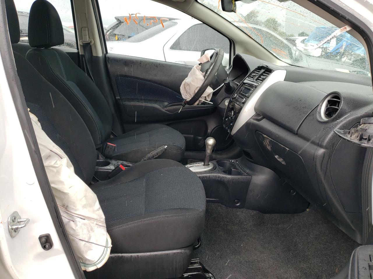 Photo 5 from auction – 2015 NISSAN VERSA NOTE with VIN 3N1CE2CP0FL382998