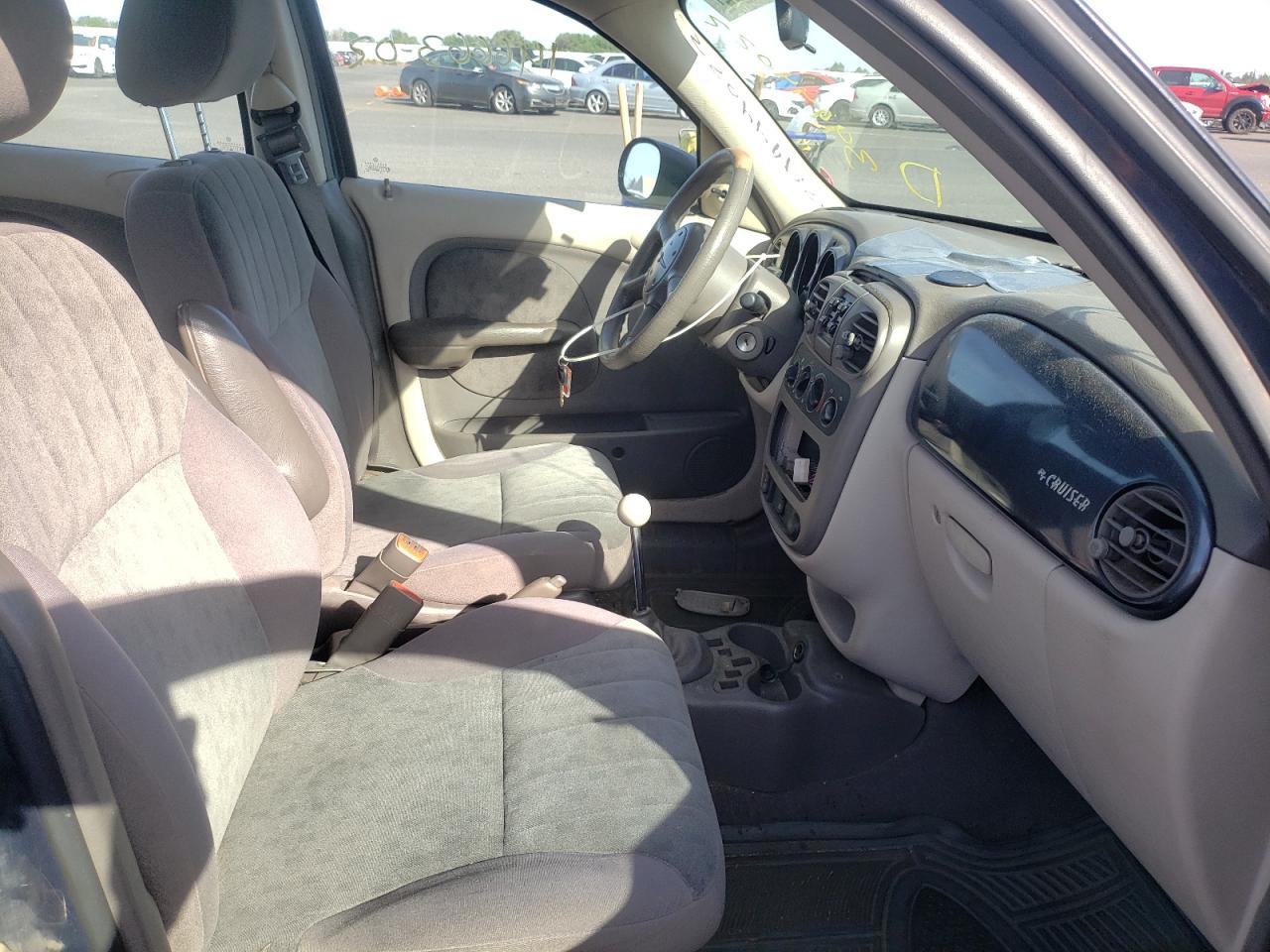 Photo 5 from auction – 2002 CHRYSLER PT CRUISER with VIN 3C4FY48B92T253159