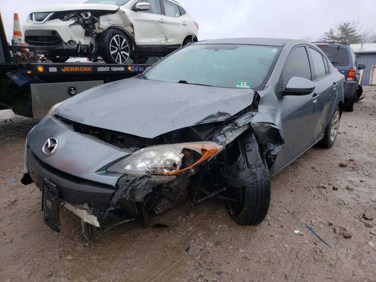 Photo 2 from auction – 2012 MAZDA 3 I with VIN JM1BL1UGXC1518418