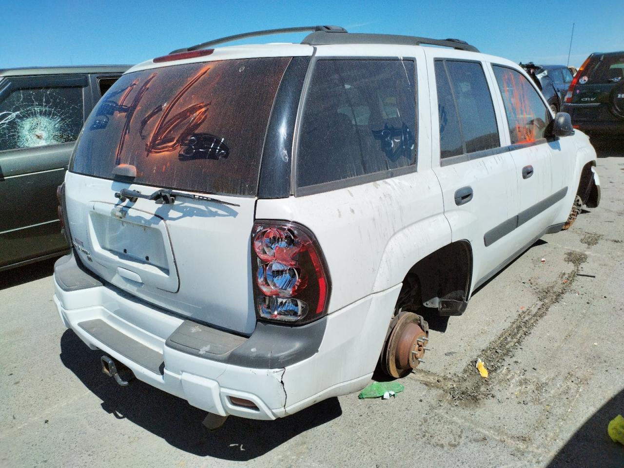 Photo 4 from auction – 2005 CHEVROLET TRAILBLAZE with VIN 1GNDT13S652353986