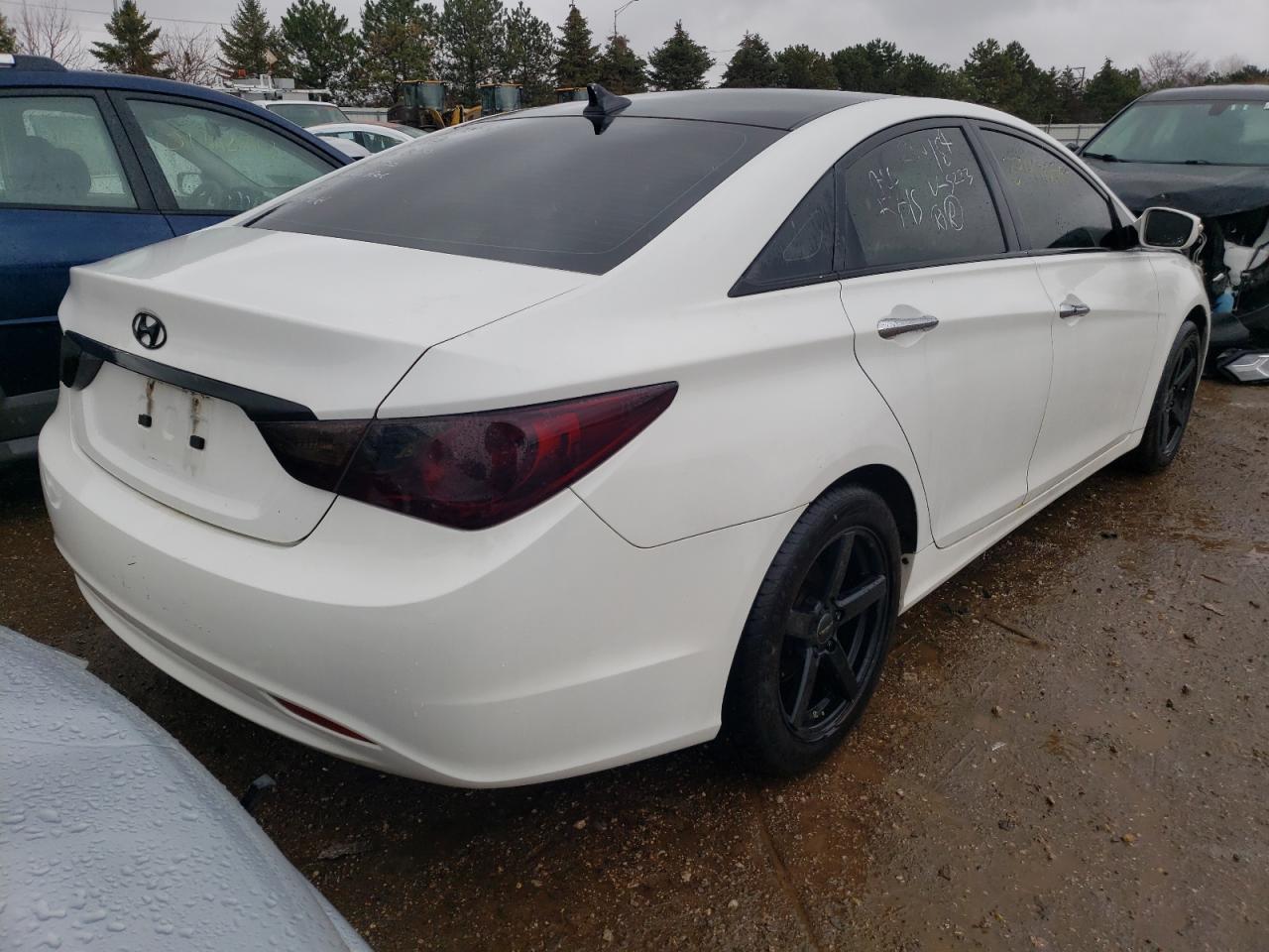 Photo 4 from auction – 2011 HYUNDAI SONATA SE with VIN 5NPEC4AC6BH143120
