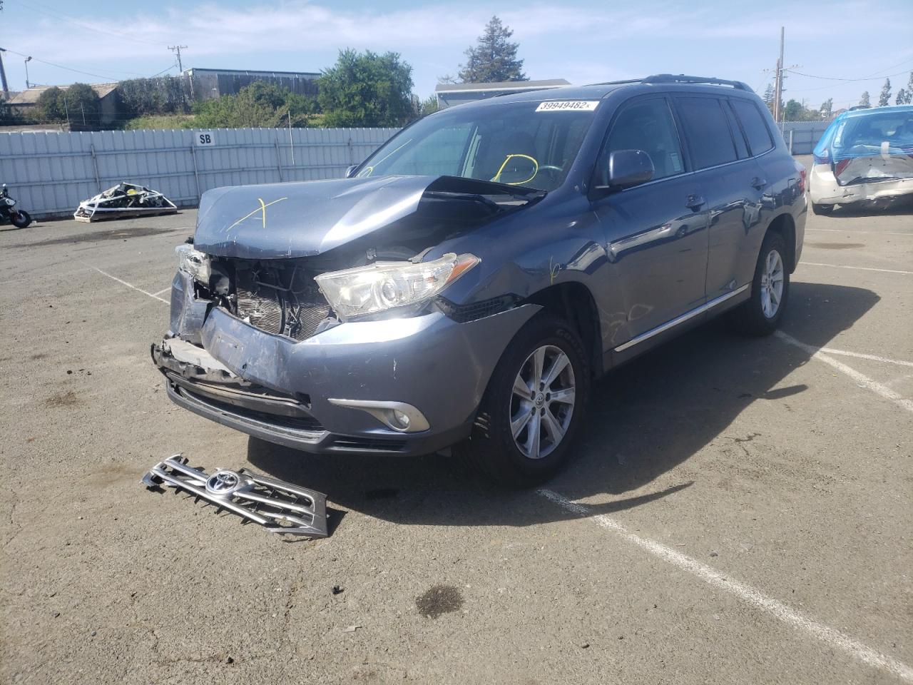 Photo 2 from auction – 2013 TOYOTA HIGHLANDER with VIN 5TDZK3EH4DS094274