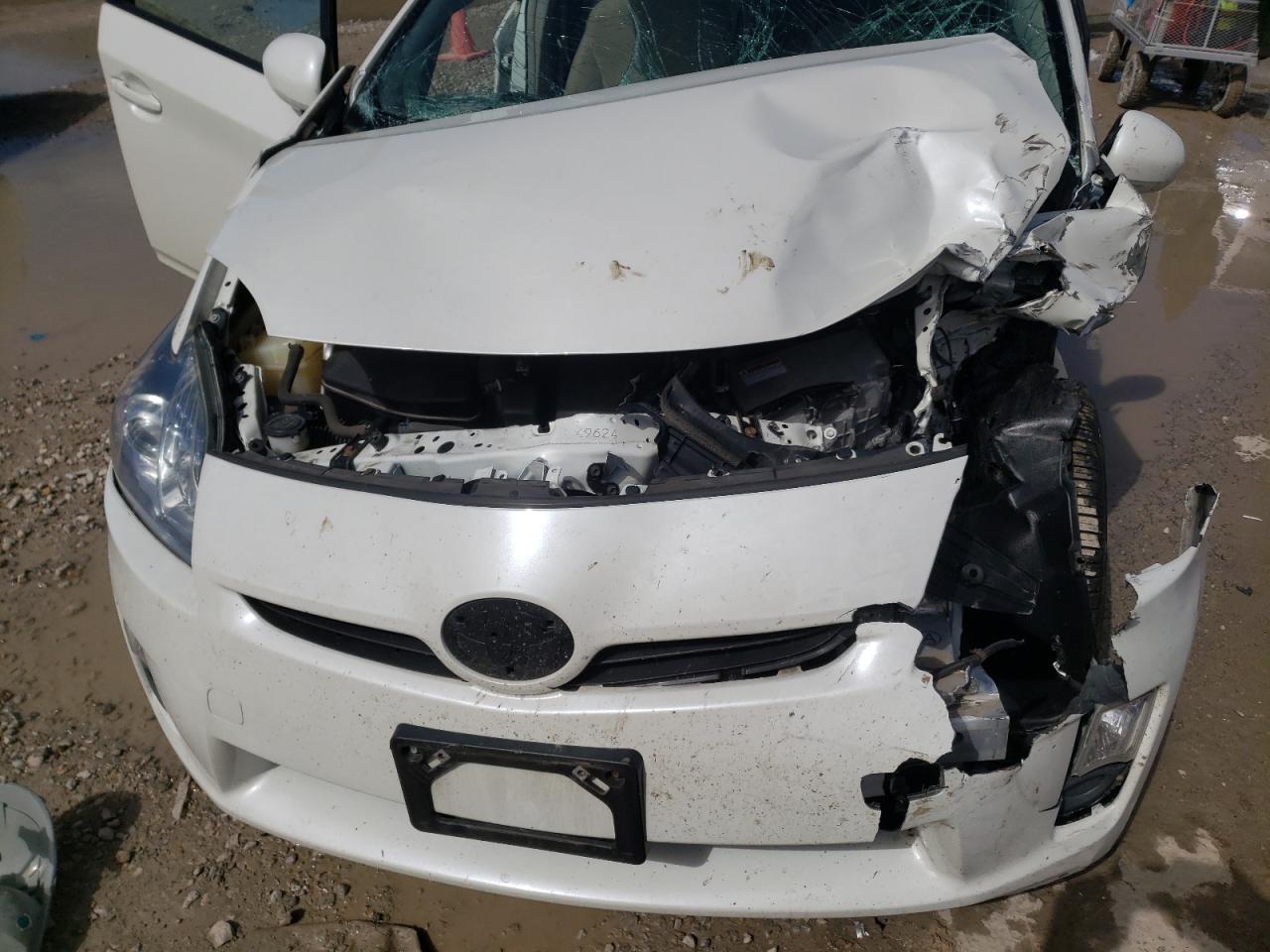 Photo 7 from auction – 2011 TOYOTA PRIUS with VIN JTDKN3DU8B0329217