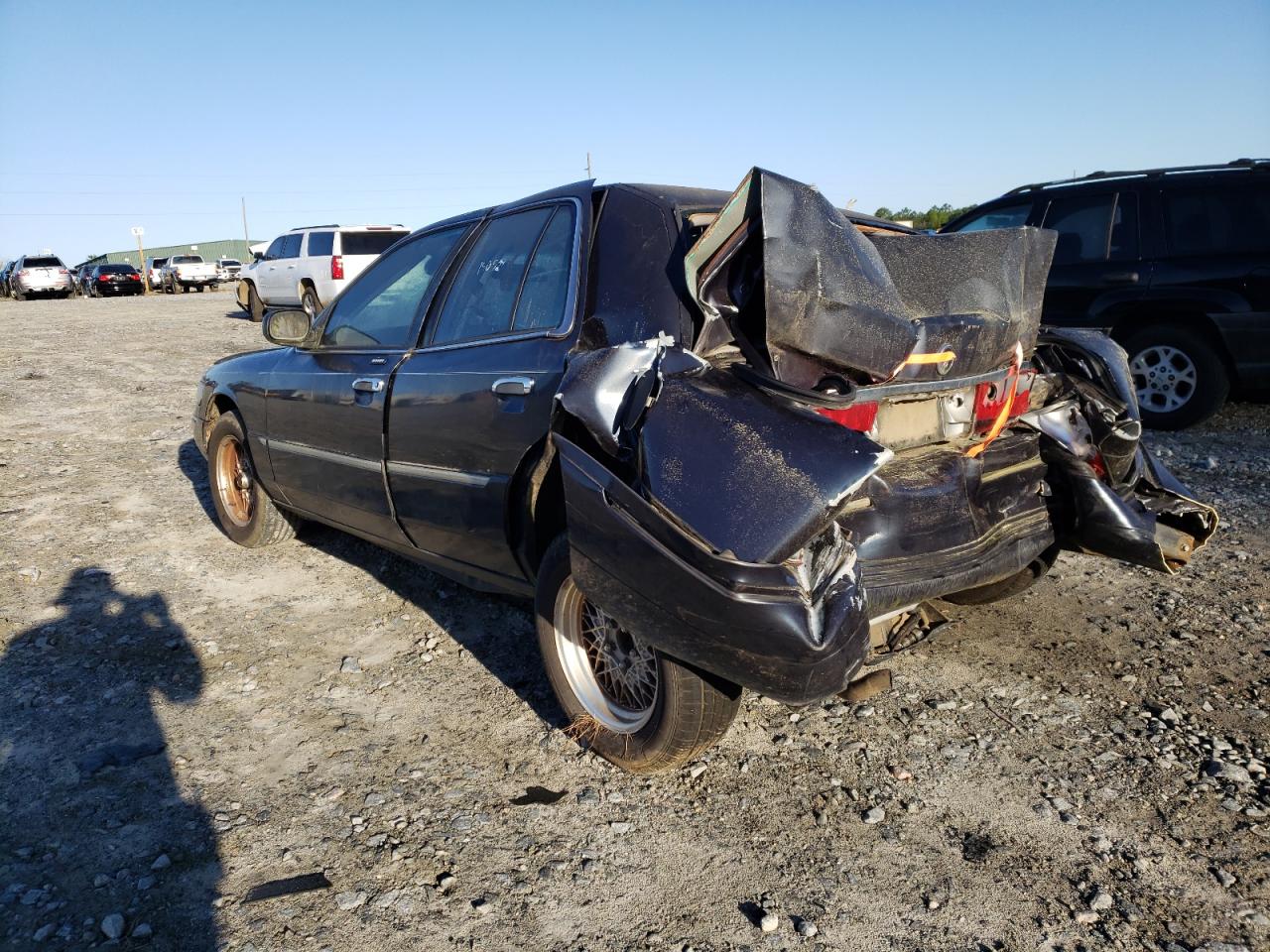 Photo 3 from auction – 2002 MERCURY GRAND MARQ with VIN 2MEFM75W62X665122
