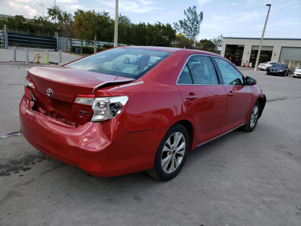 Photo 4 from auction – 2014 TOYOTA CAMRY L with VIN 4T1BF1FK1EU835008
