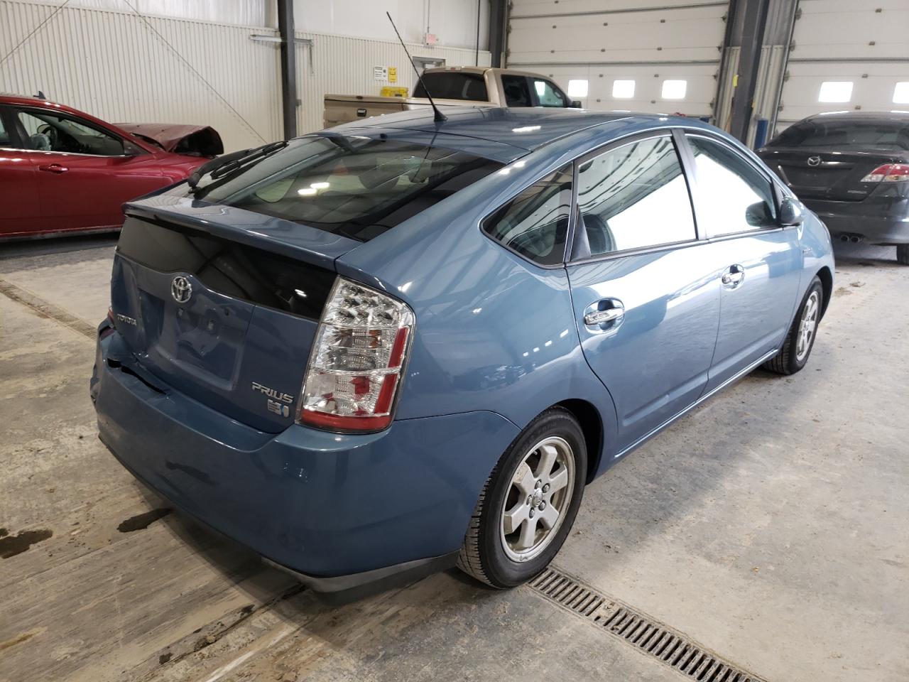 Photo 4 from auction – 2007 TOYOTA PRIUS with VIN JTDKB20UX77692805