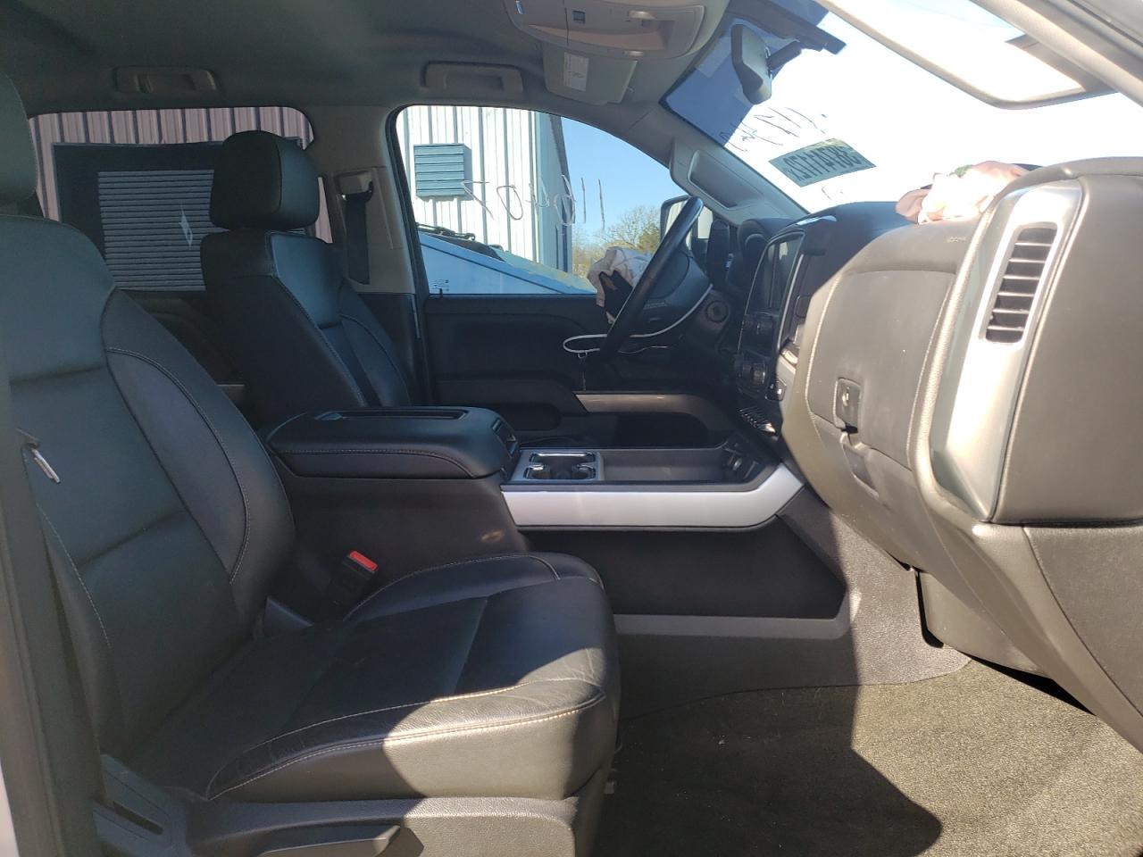 Photo 5 from auction – 2018 CHEVROLET SILVERADO with VIN 1GC1KVEY3JF117340