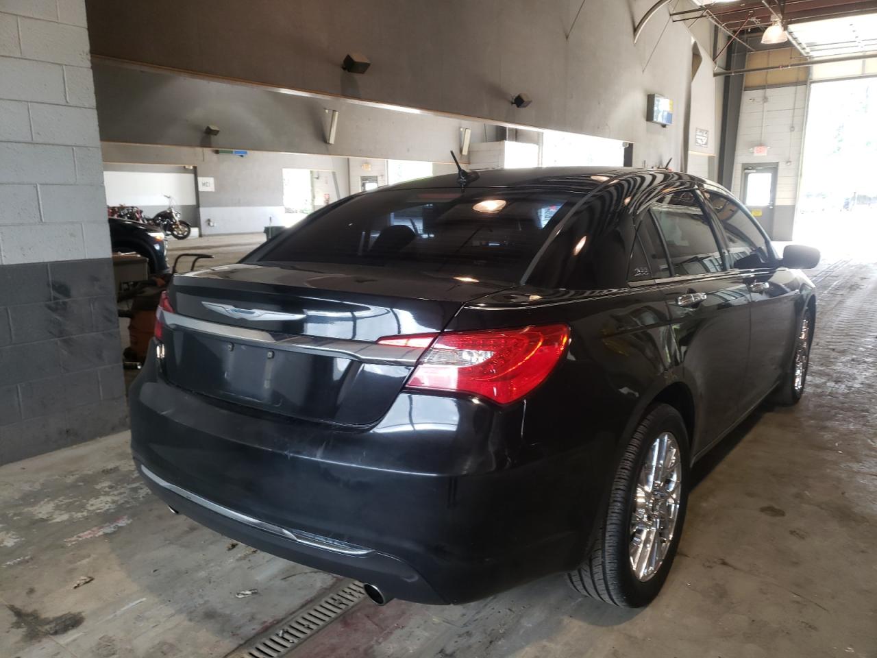 Photo 4 from auction – 2012 CHRYSLER 200 LIMITE with VIN 1C3CCBCG9CN125826