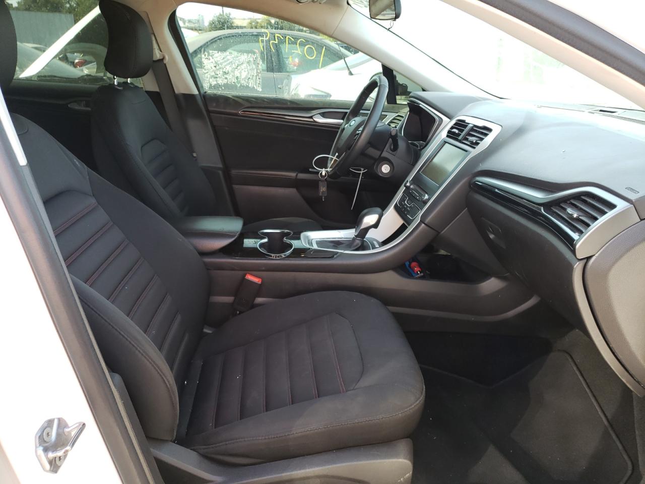 Photo 5 from auction – 2016 FORD FUSION SE with VIN 3FA6P0HD8GR247165