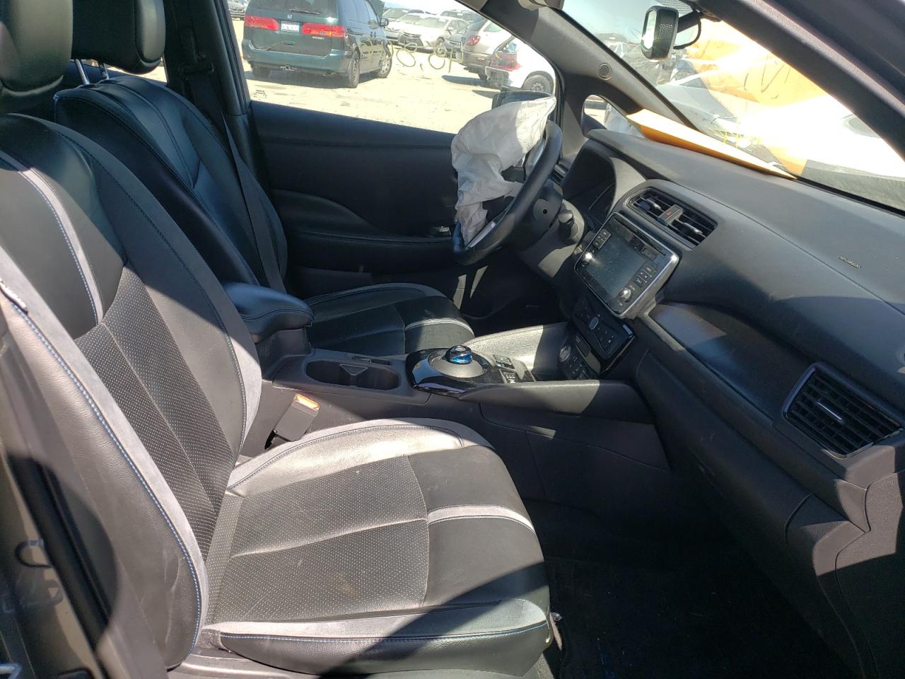 Photo 5 from auction – 2018 NISSAN LEAF S with VIN 1N4AZ1CPXJC306265