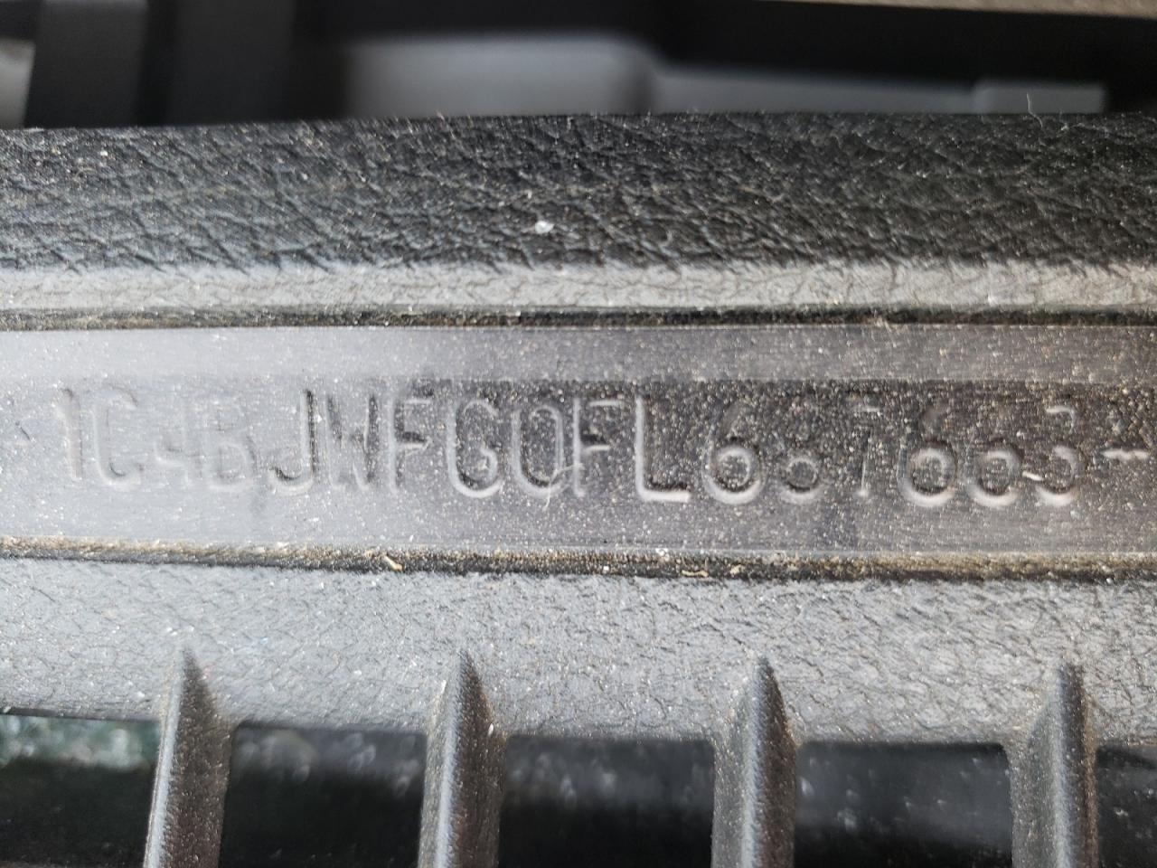 Photo 10 from auction – 2015 JEEP WRANGLER U with VIN 1C4BJWFG0FL687663