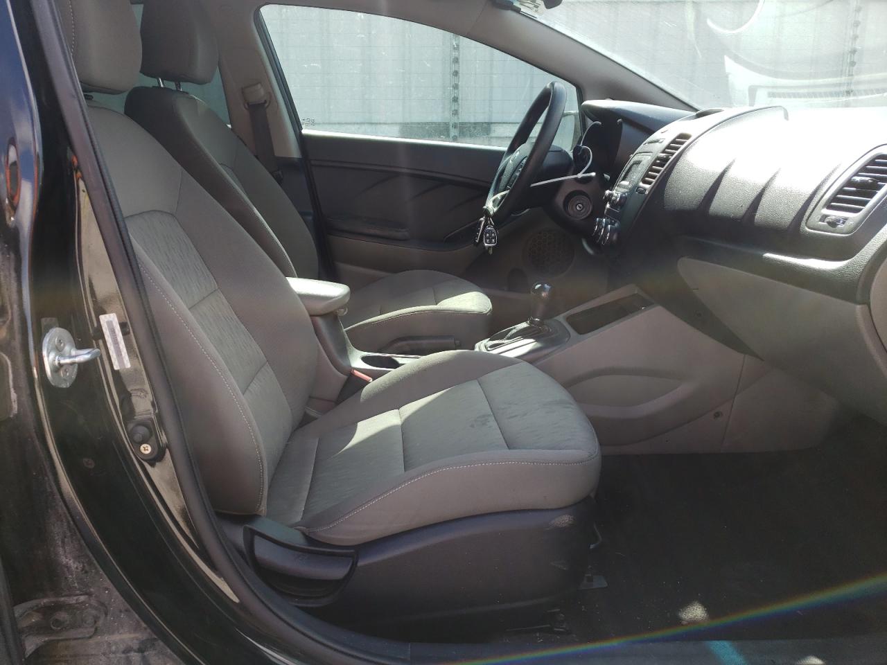 Photo 5 from auction – 2014 KIA FORTE LX with VIN KNAFK4A68E5191835