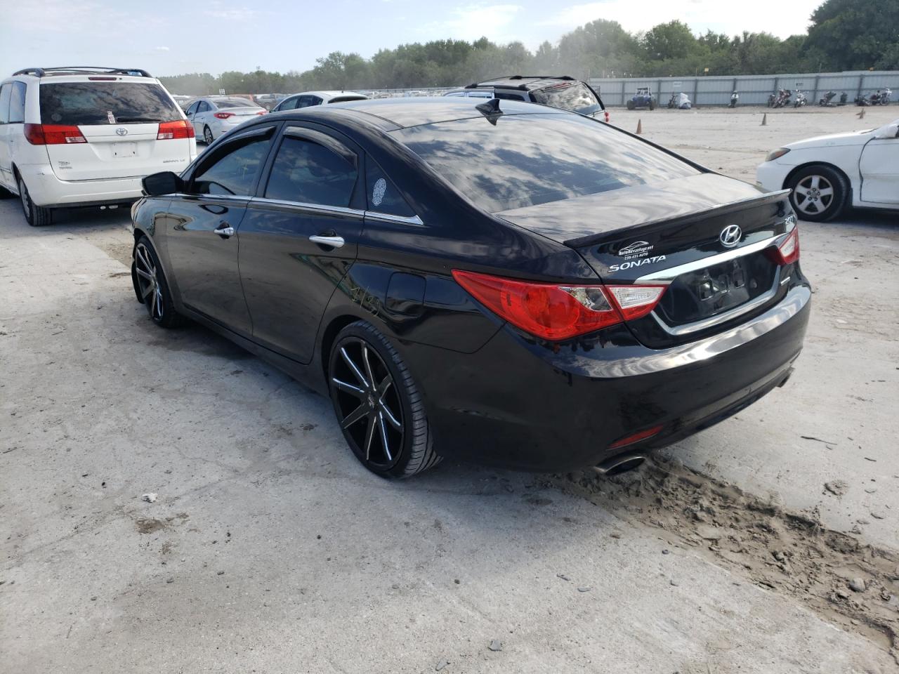 Photo 3 from auction – 2012 HYUNDAI SONATA SE with VIN 5NPEC4AB8CH463919