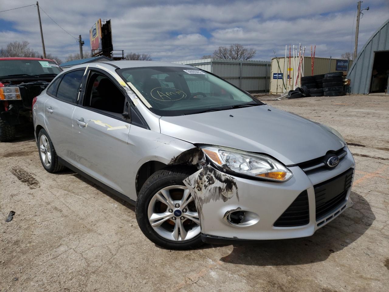 FORD FOCUS SE 2014 with VIN 1FADP3F28EL271956 - Photo from auction