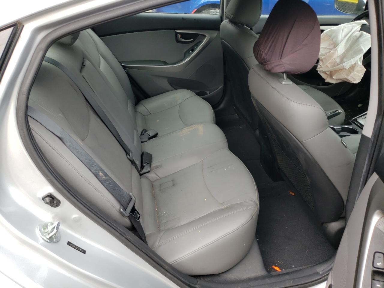 Photo 6 from auction – 2012 HYUNDAI ELANTRA GL with VIN 5NPDH4AE0CH149365