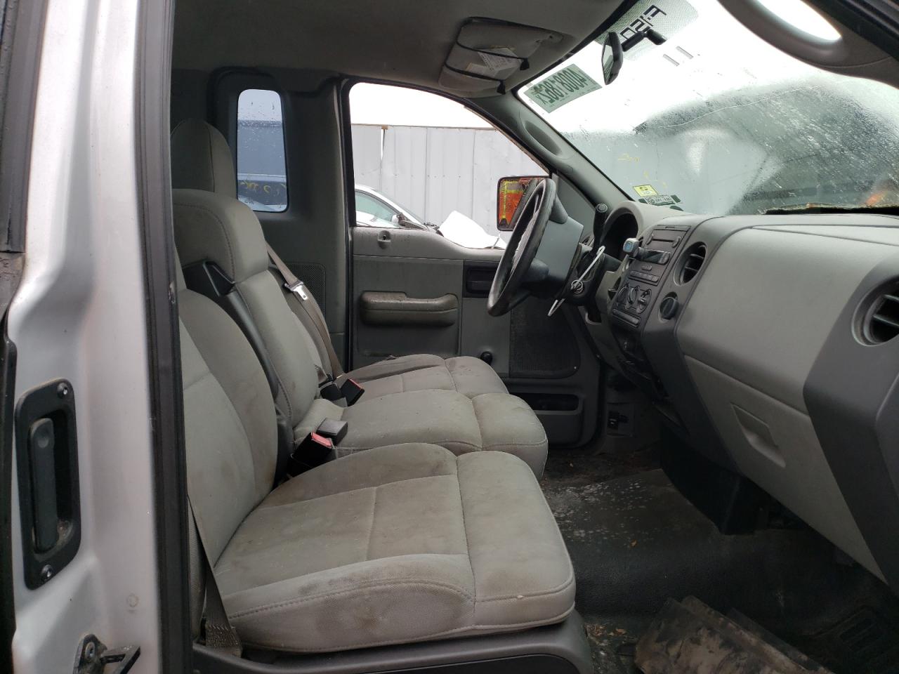 Photo 5 from auction – 2006 FORD F150 with VIN 1FTRF12286NA23919
