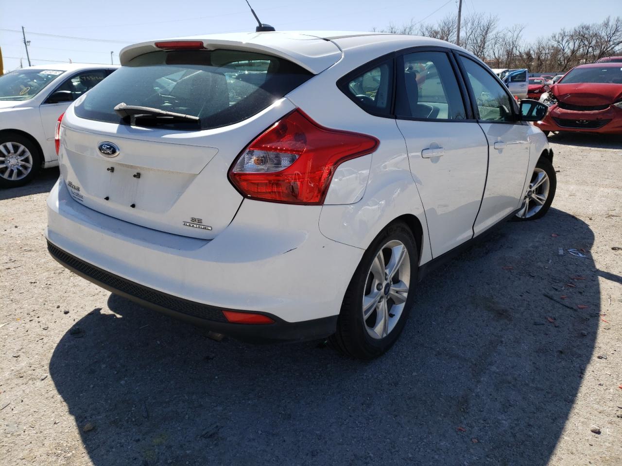Photo 4 from auction – 2014 FORD FOCUS SE with VIN 1FADP3K21EL264918