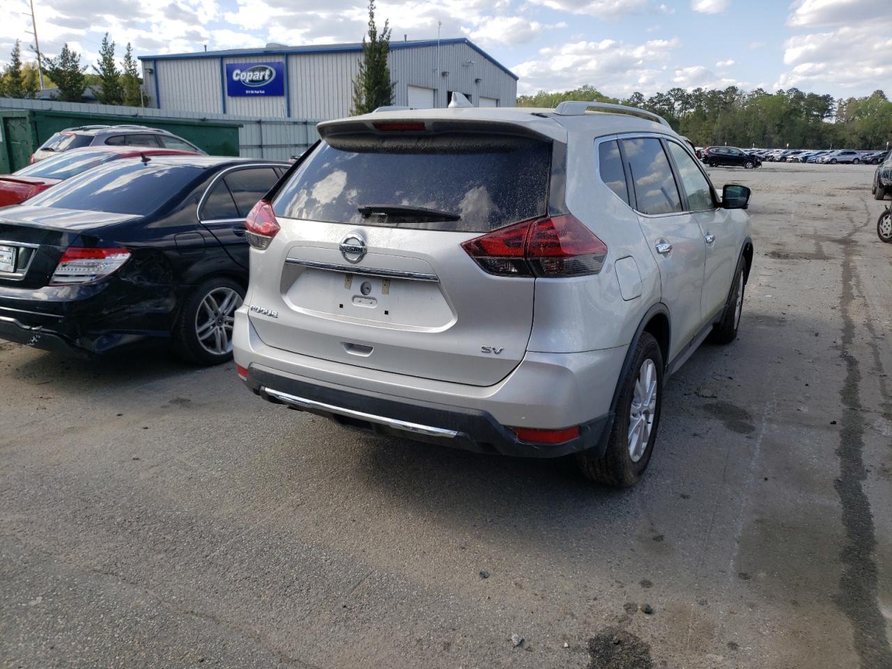 Photo 4 from auction – 2018 NISSAN ROGUE S with VIN 5N1AT2MT2JC703106