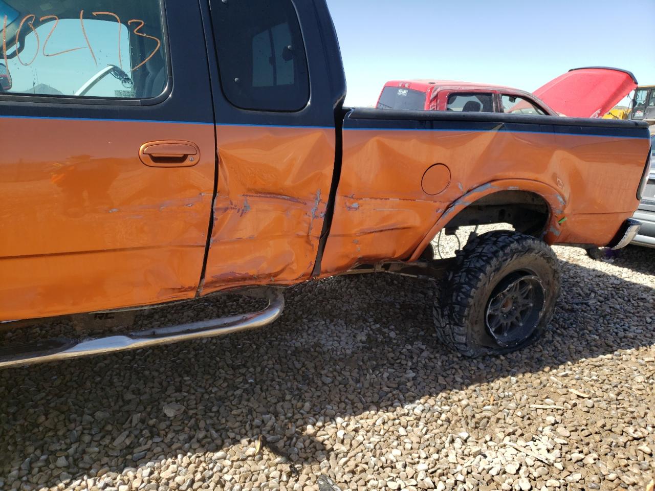 Photo 9 from auction – 2002 FORD F150 with VIN 1FTRX18L82NA90186