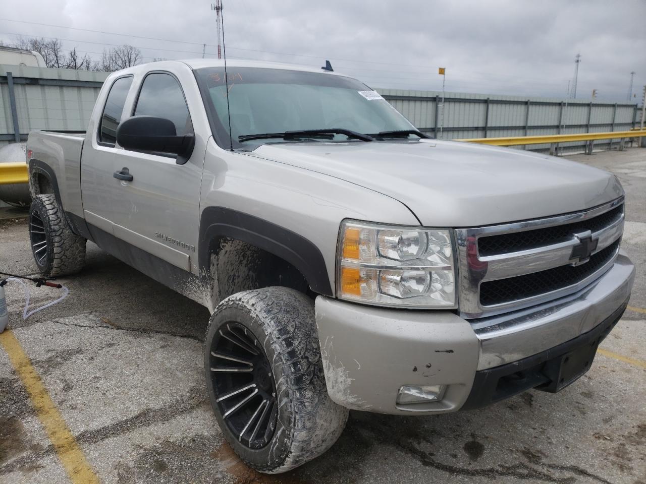 CHEVROLET SILVERADO 2008 с VIN 2GCEK19J281290422 - Фото с аукциона