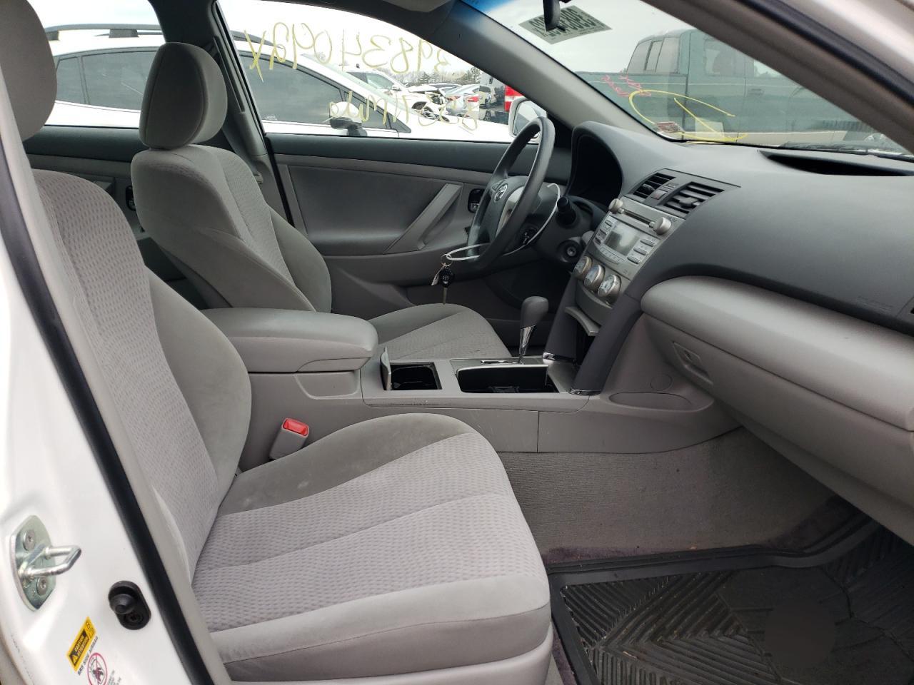 Photo 5 from auction – 2011 TOYOTA CAMRY BASE with VIN 4T1BF3EK4BU626418