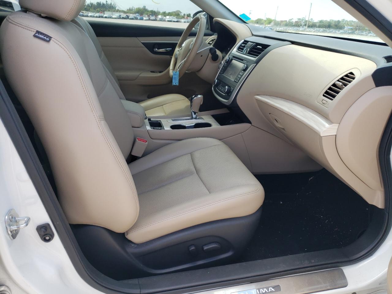 Photo 5 from auction – 2017 NISSAN ALTIMA 2.5 with VIN 1N4AL3AP5HC246650