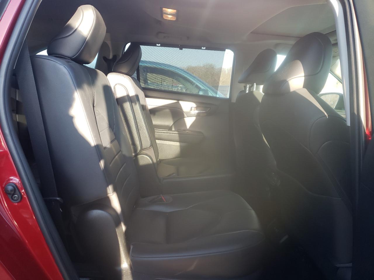 Photo 6 from auction – 2020 TOYOTA HIGHLANDER with VIN 5TDGZRAH3LS011198