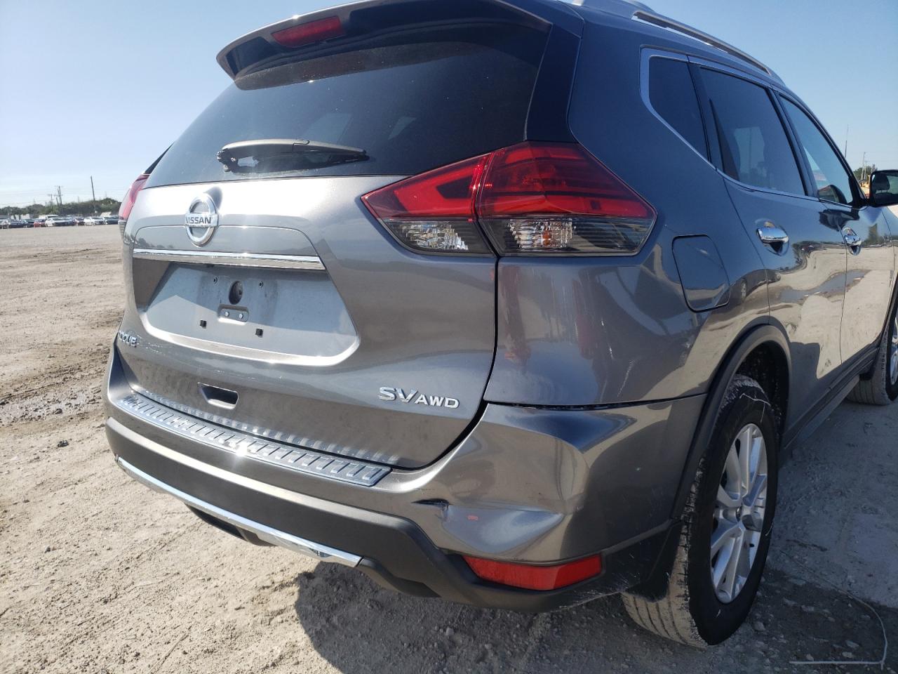 Photo 9 from auction – 2017 NISSAN ROGUE S with VIN KNMAT2MVXHP615364