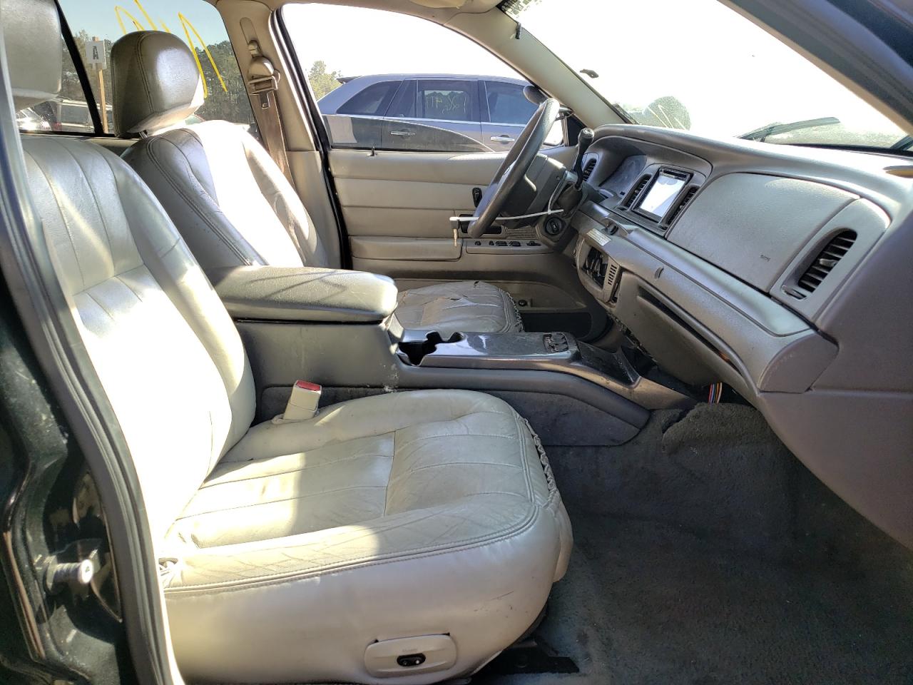 Photo 5 from auction – 2008 FORD CROWN VICT with VIN 2FAFP71V18X138514