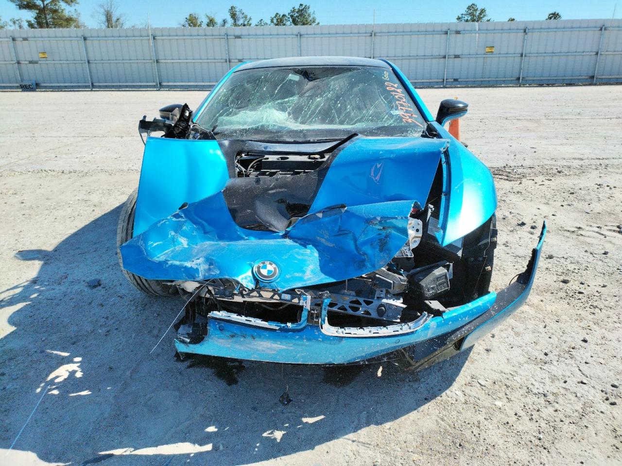 Photo 9 from auction – 2015 BMW I8 with VIN WBY2Z2C56FV392784