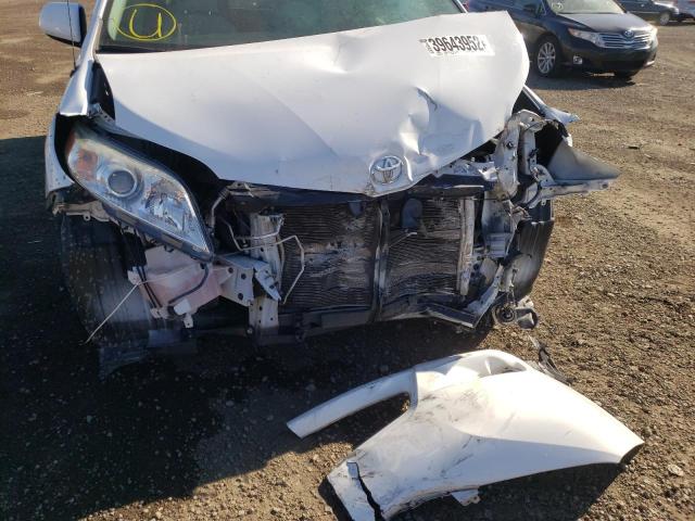 Photo 9 from auction – 2013 TOYOTA SIENNA LE with VIN 5TDKK3DC2DS379613