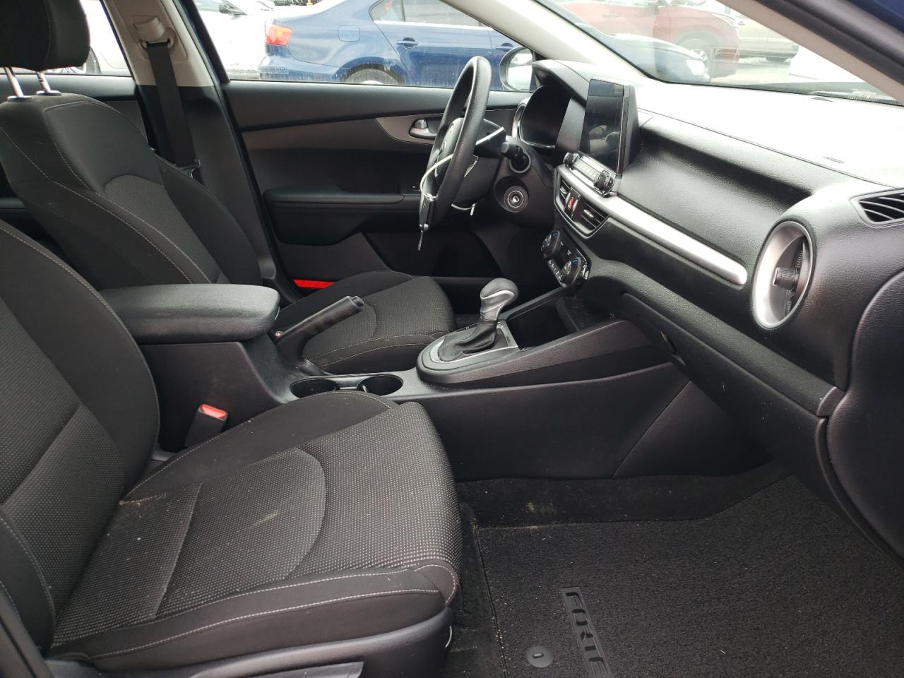 Photo 5 from auction – 2019 KIA FORTE FE with VIN 3KPF24AD2KE102343