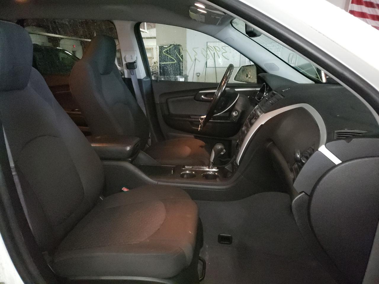 Photo 5 from auction – 2012 CHEVROLET TRAVERSE L with VIN 1GNKRJED0CJ272571