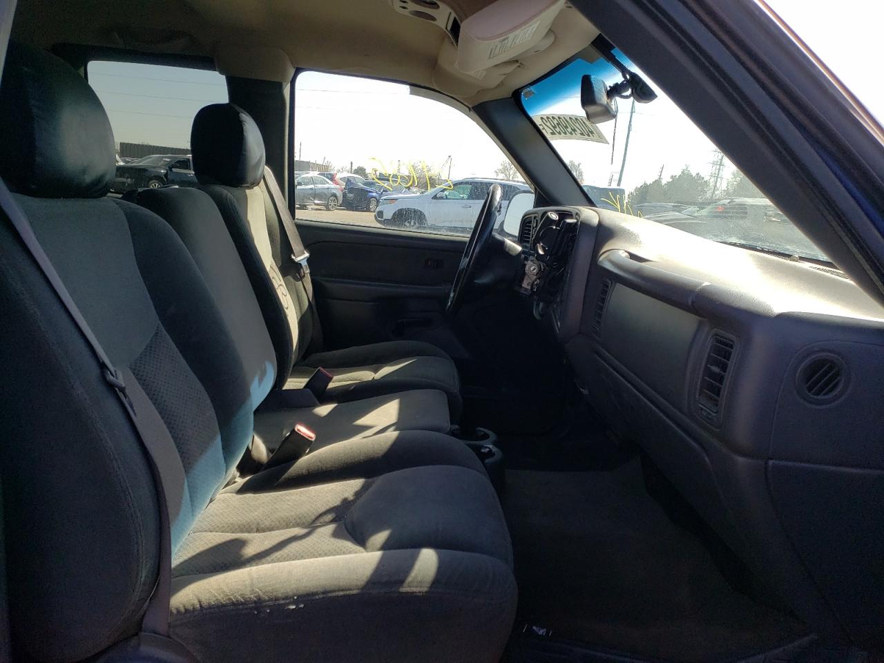 Photo 5 from auction – 2003 CHEVROLET SILVERADO with VIN 1GCEK19T83E108764