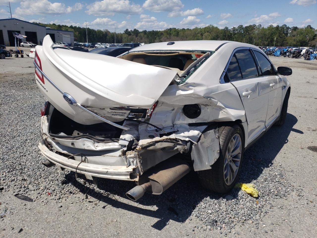 Photo 4 from auction – 2015 FORD TAURUS LIM with VIN 1FAHP2F84FG147967